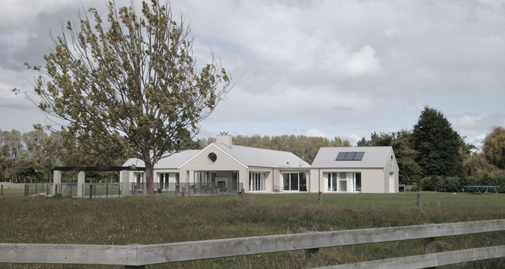 Passive Solar Country House, Gordonton banner