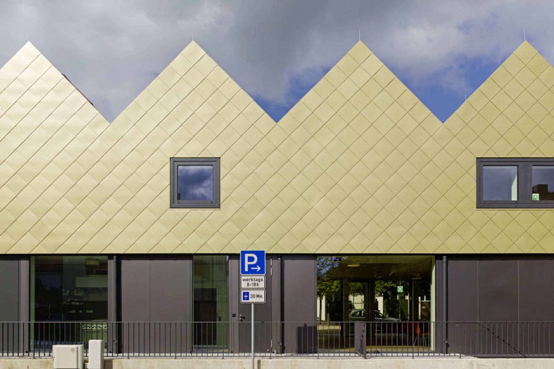 COMMUNITY CENTER (GEMEINDEZENTRUM) 