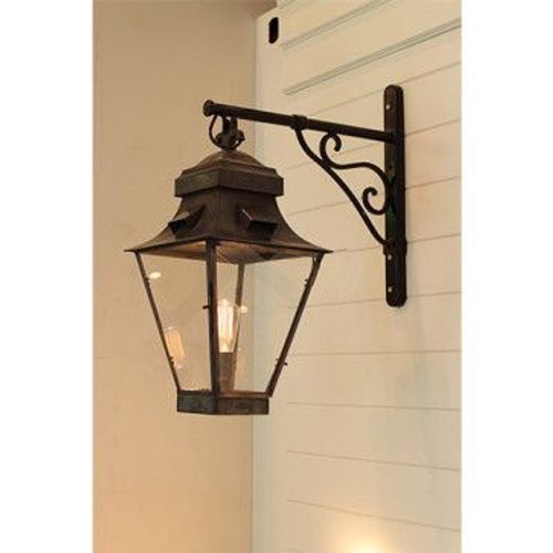 Gracieuze Wall Bracket: Outdoor Lantern