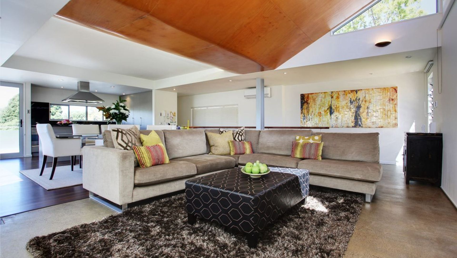 Westmere Apartment banner