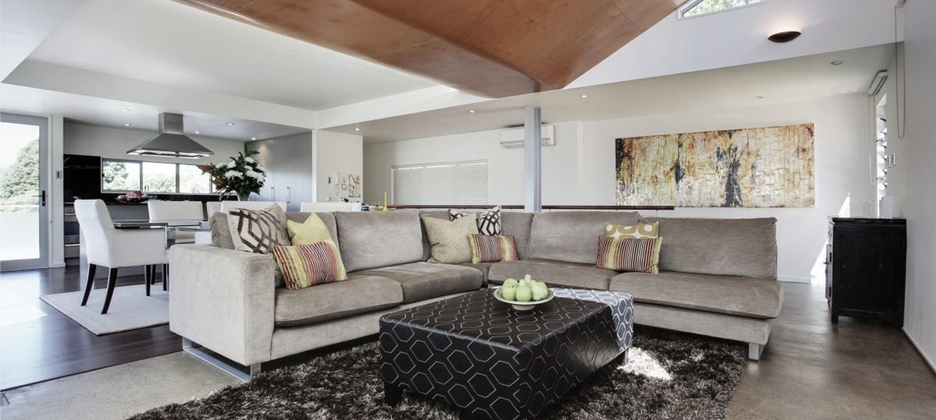 Westmere Apartment banner