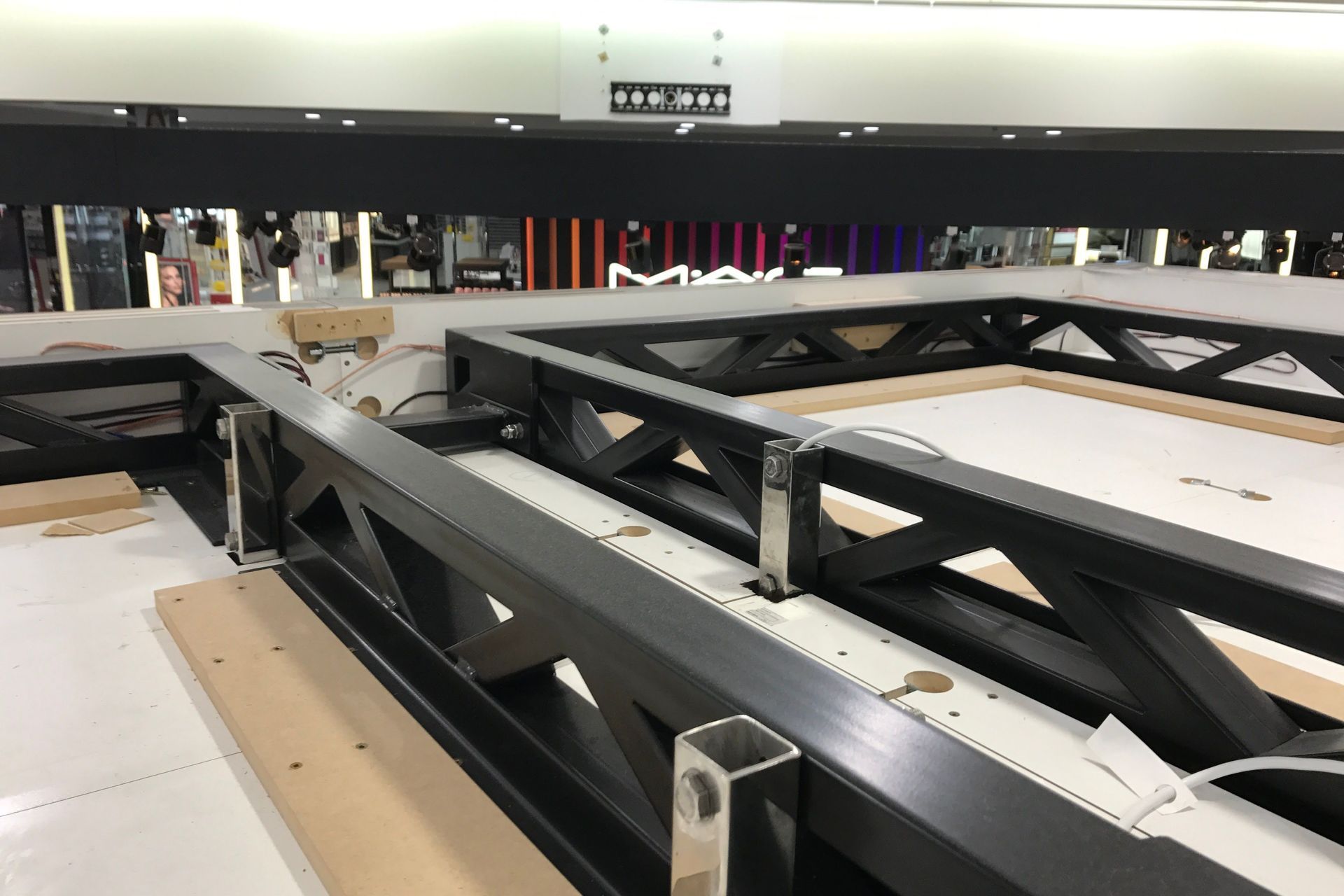 Structural - YSL, Farmers Albany