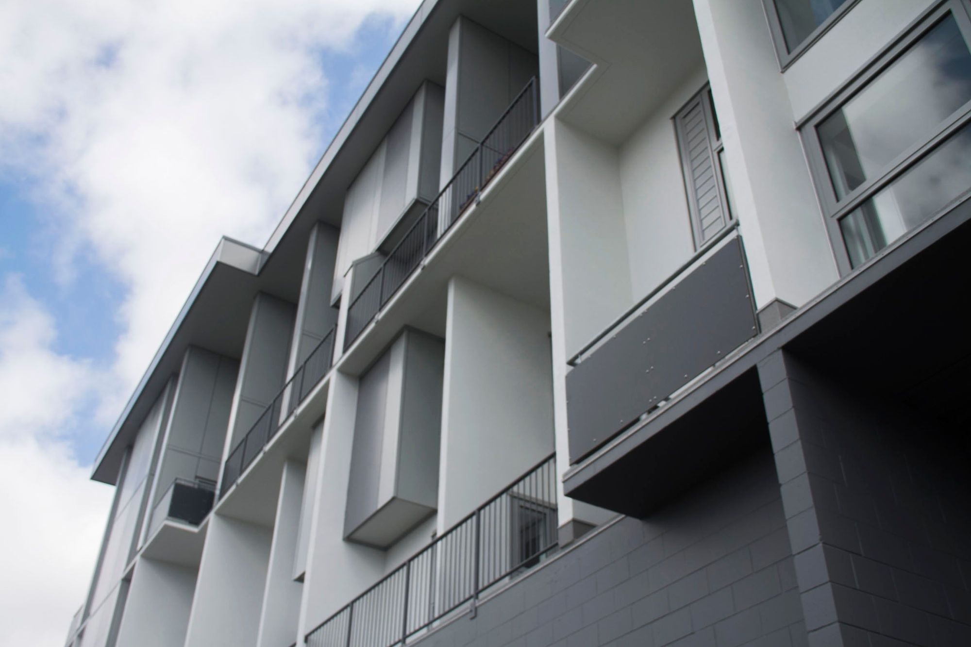 Apartment complex  gets new decks and walkway | Dec-K-ing PVC membrane.
