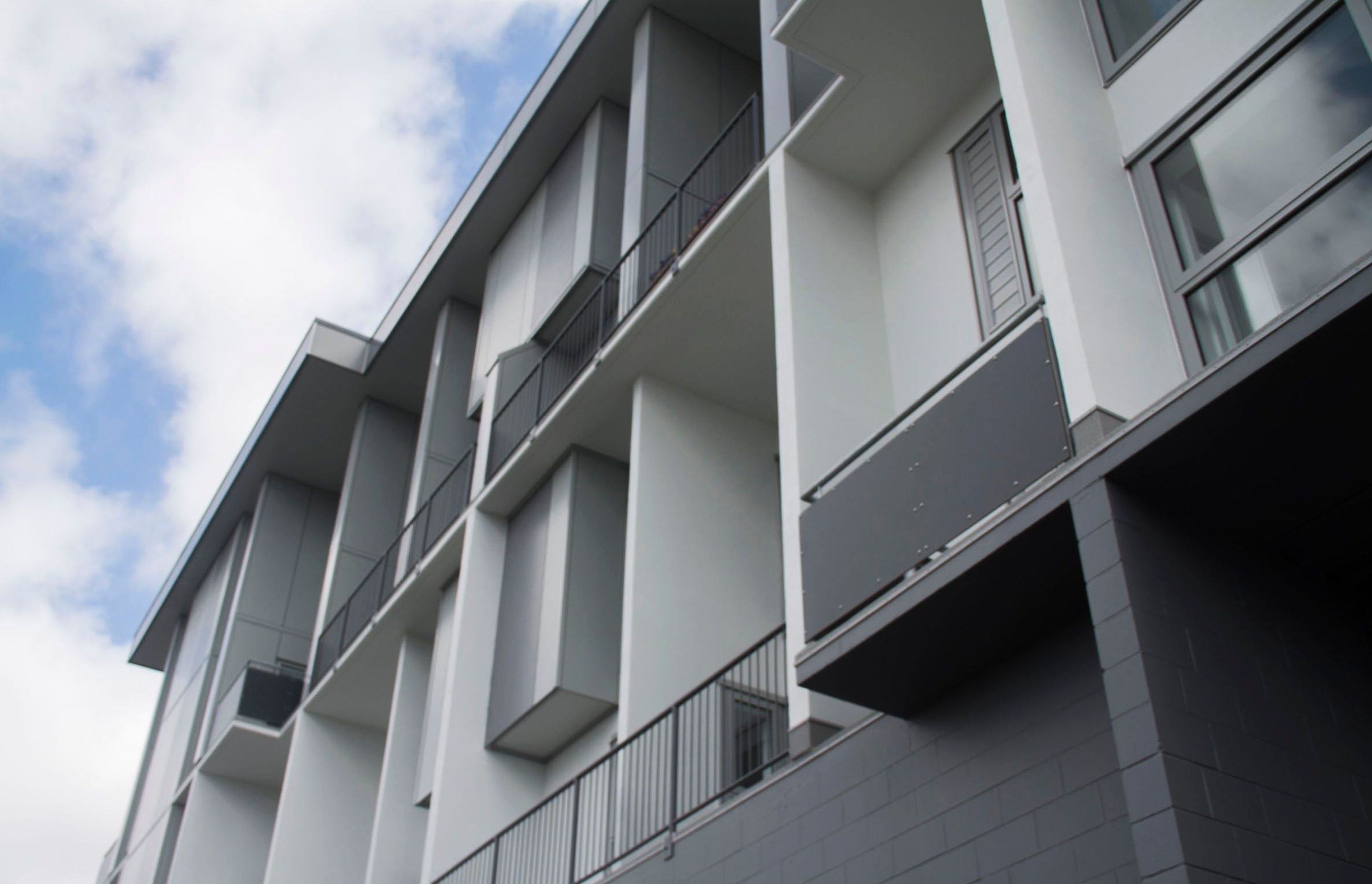 Apartment complex  gets new decks and walkway | Dec-K-ing PVC membrane.