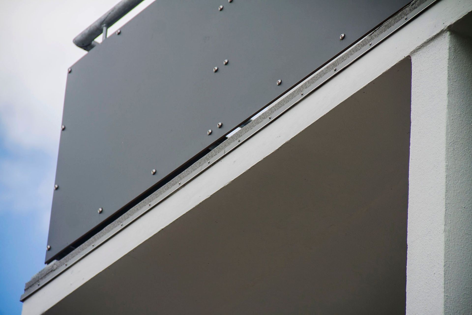 Apartment complex  gets new decks and walkway | Dec-K-ing PVC membrane.