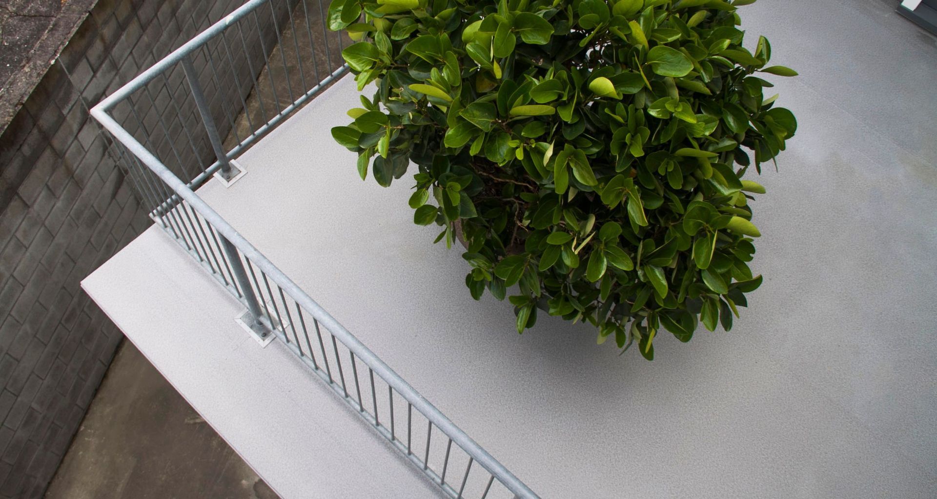 Apartment complex  gets new decks and walkway | Dec-K-ing PVC membrane. banner