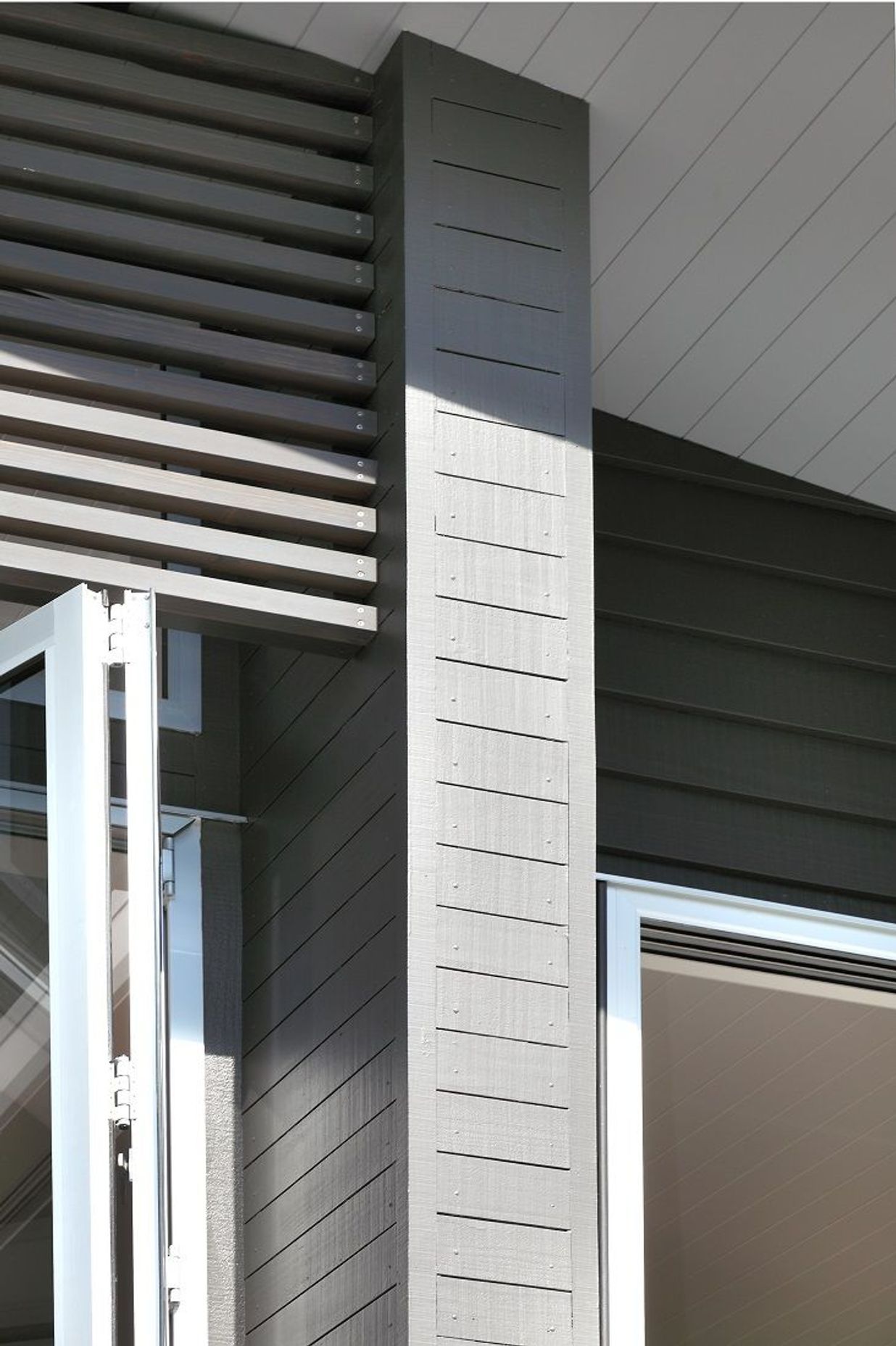Manly Beach House with 2 Weatherboard Profiles