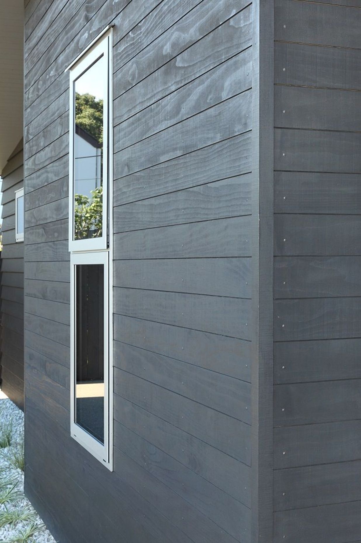 Manly Beach House with 2 Weatherboard Profiles