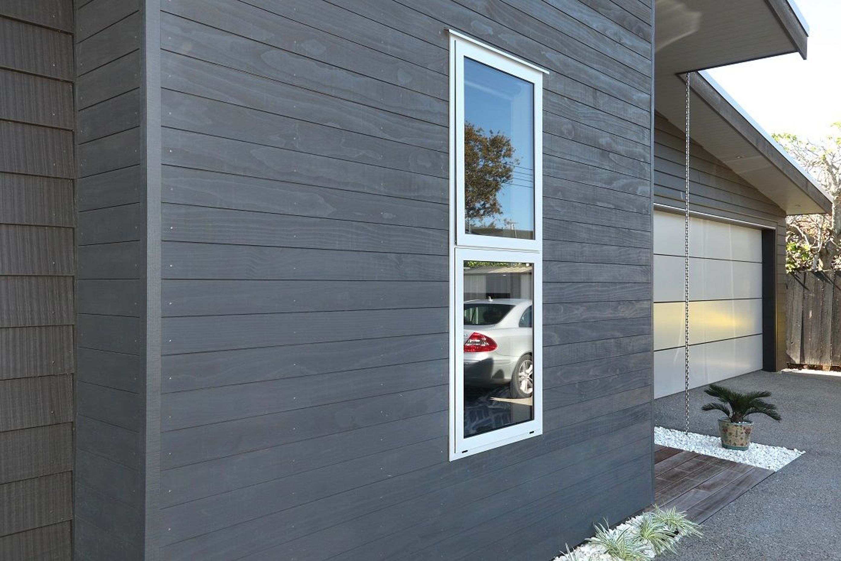 Manly Beach House with 2 Weatherboard Profiles