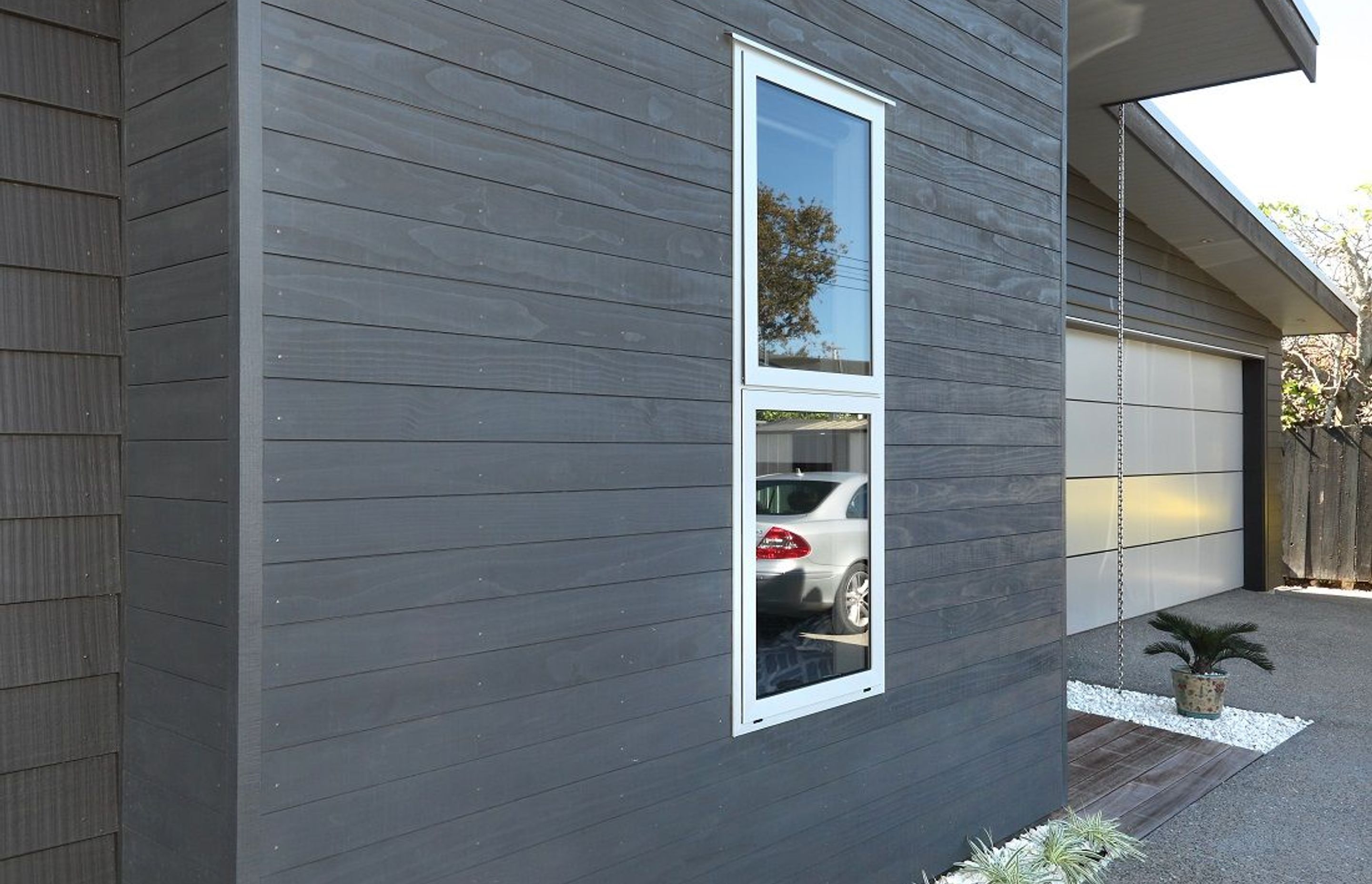Manly Beach House with 2 Weatherboard Profiles