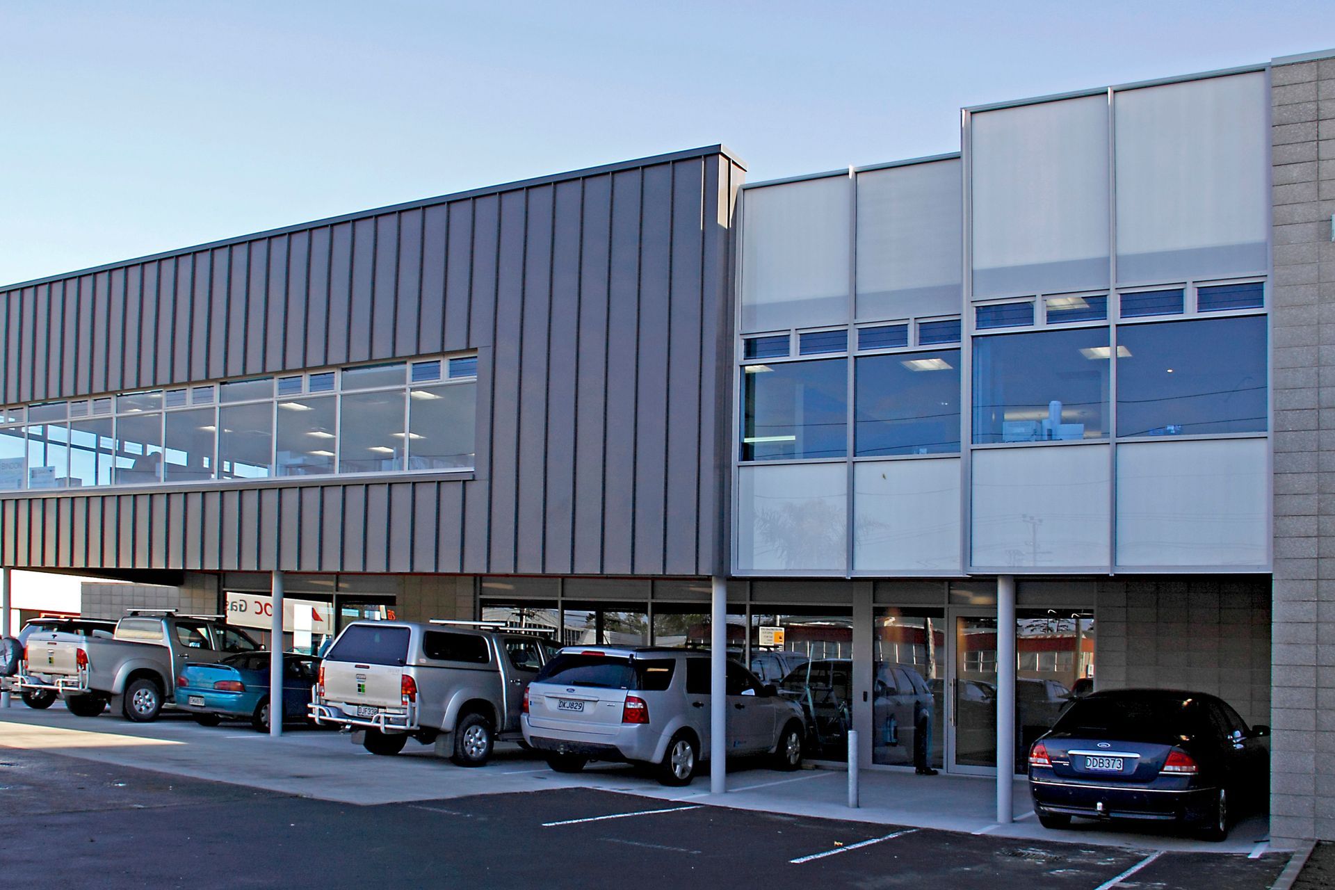 Glenfield Office/Warehouse