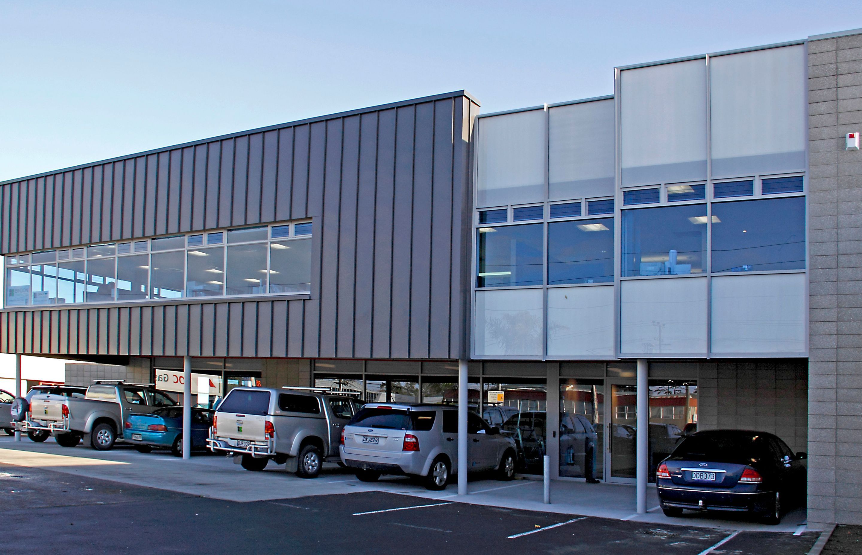 Glenfield Office/Warehouse