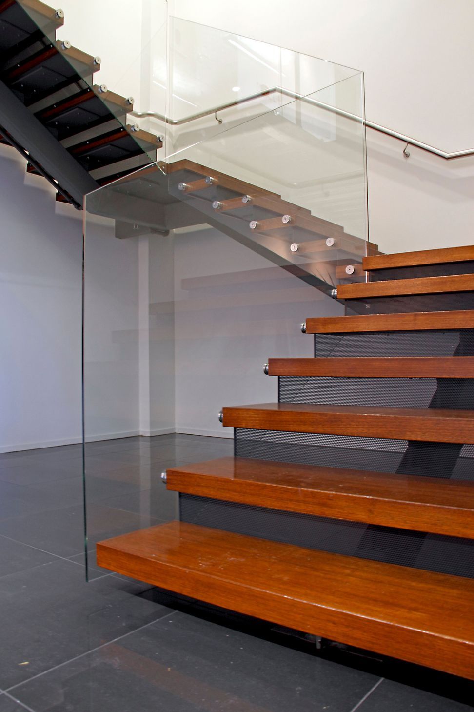 Glenfield Office/Warehouse