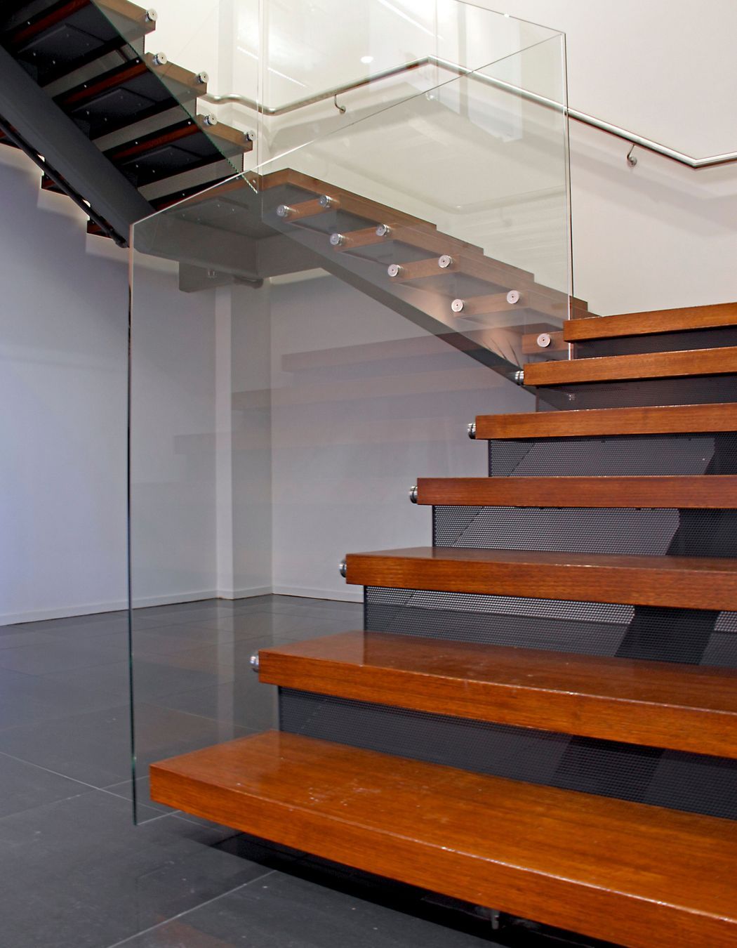 Glenfield Office/Warehouse