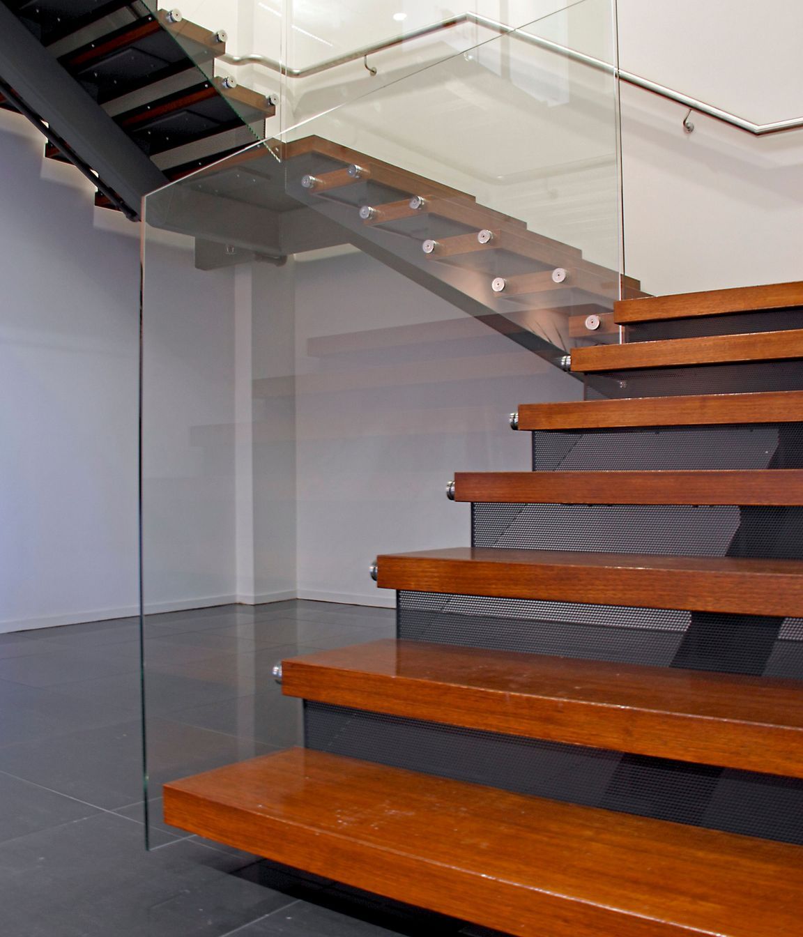 Glenfield Office/Warehouse
