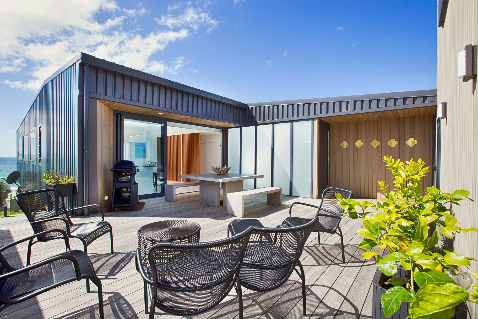 Contrast House