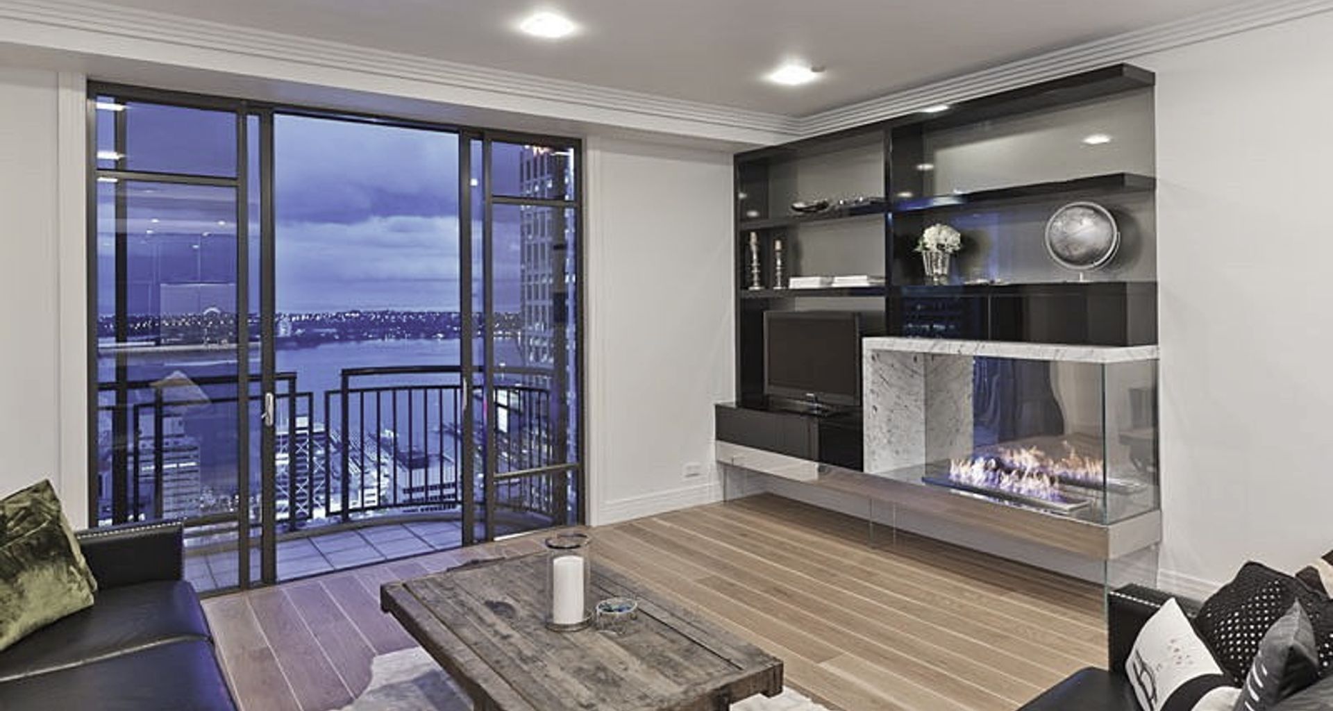 Metropolis Apartment banner