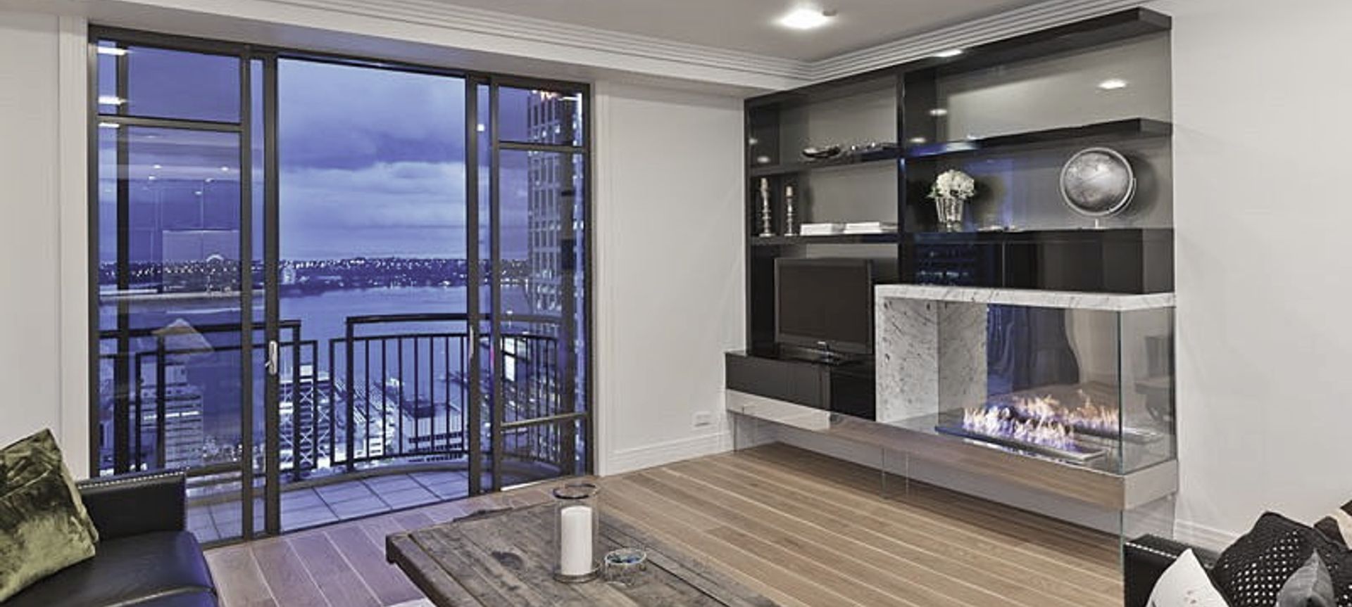 Metropolis Apartment banner