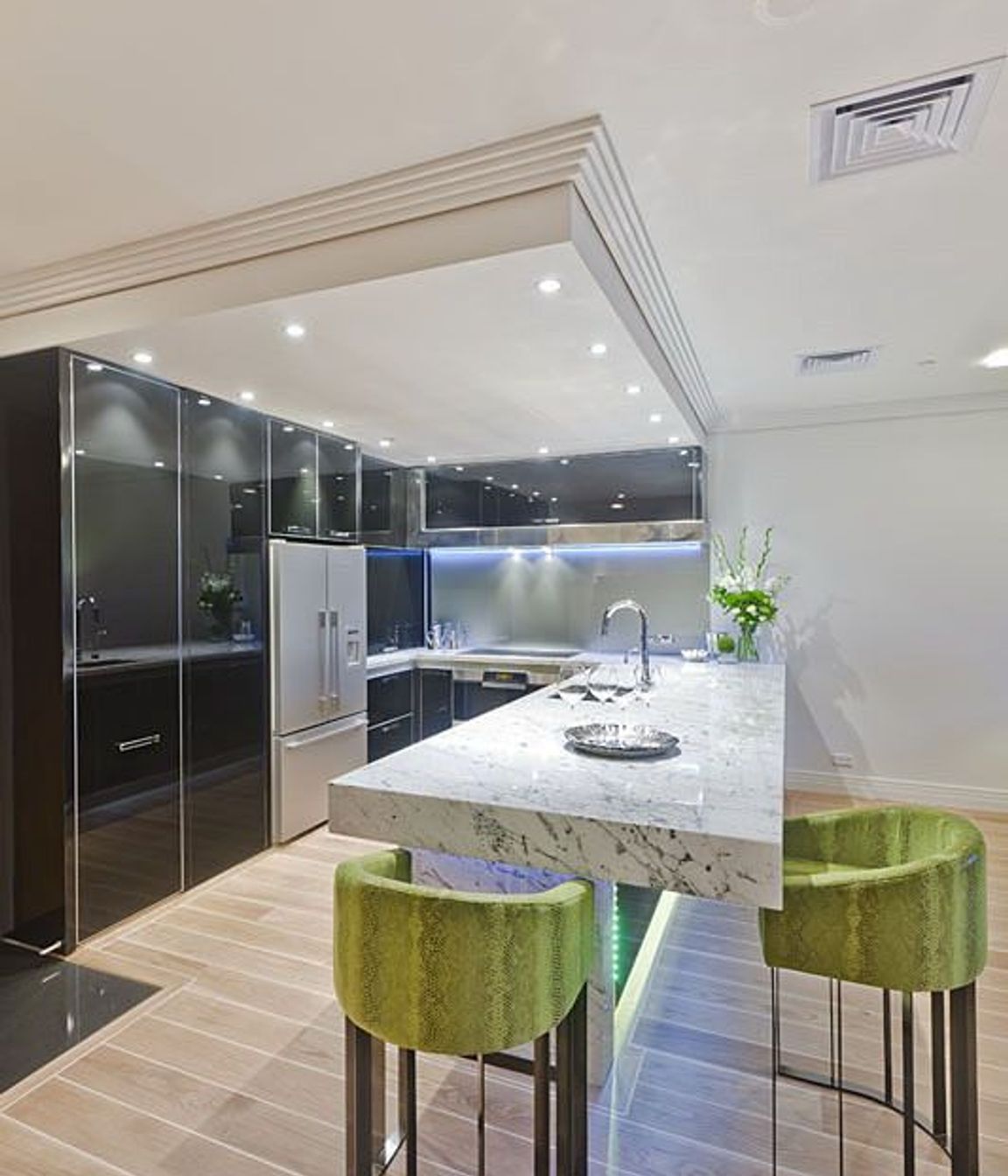 Metropolis Apartment