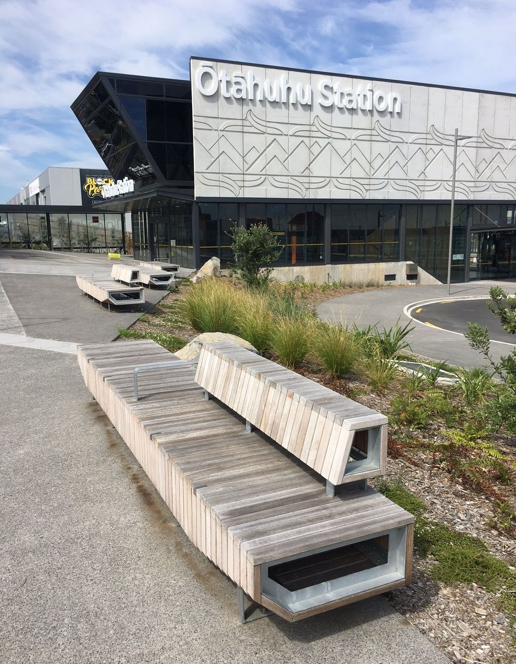 Bus & Train Station Outdoor Furniture