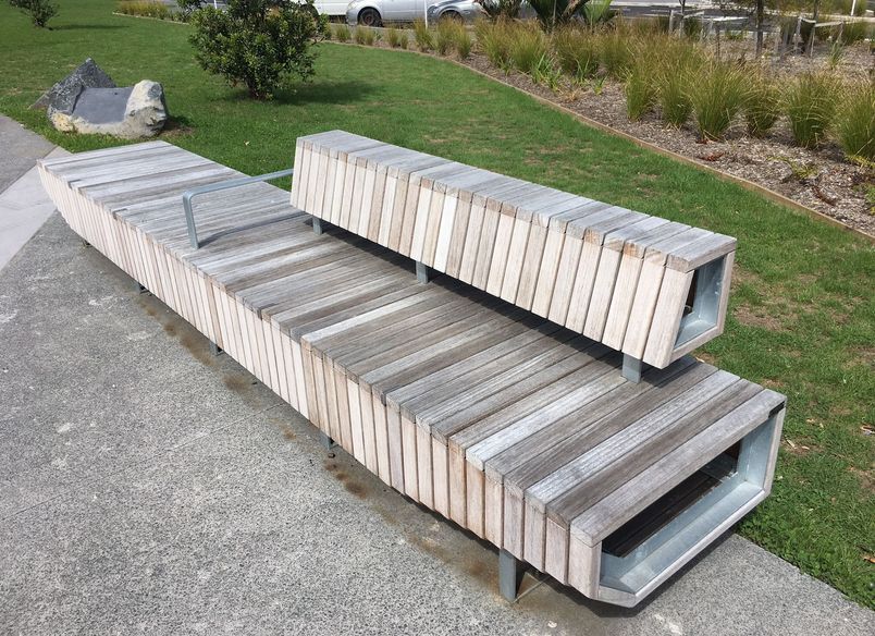 Bus & Train Station Otahuhu - Outdoor Seating