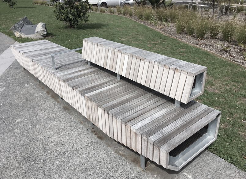 Bus & Train Station Otahuhu - Outdoor Seating