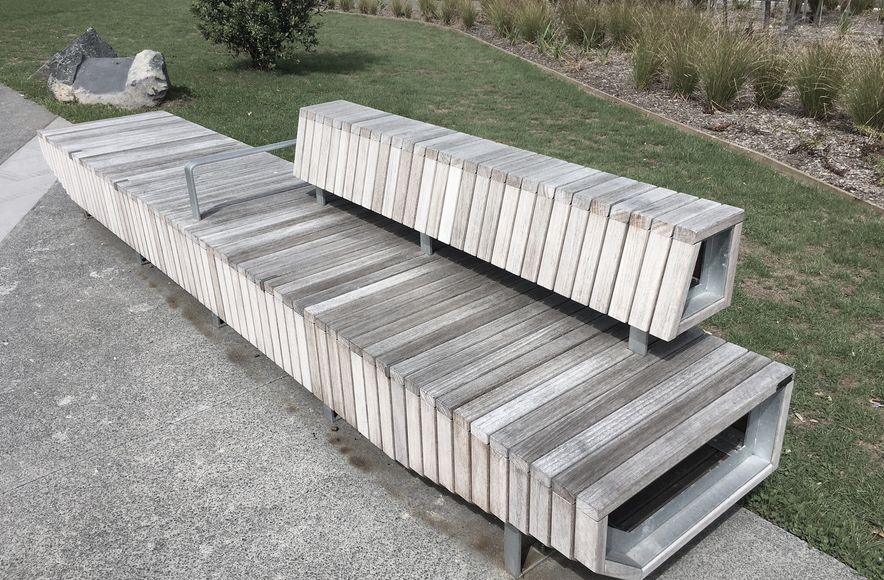 Bus & Train Station Otahuhu - Outdoor Seating