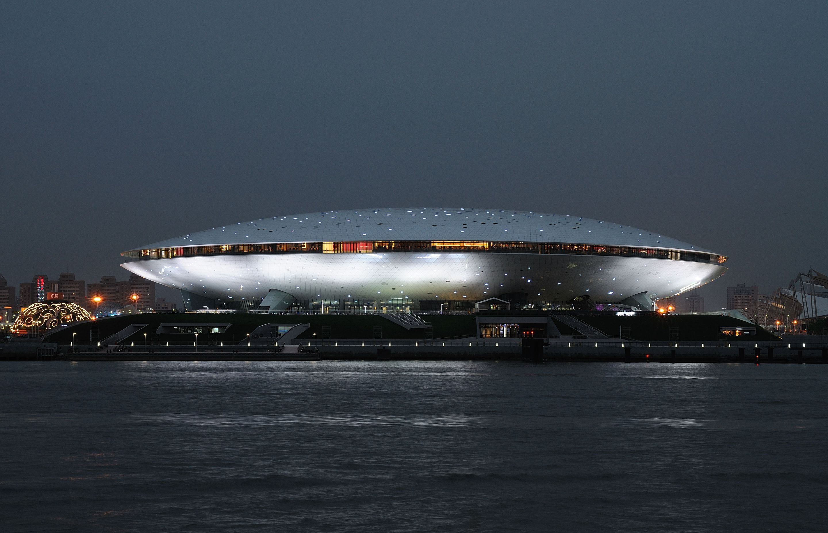 Mercedes-Benz Arena