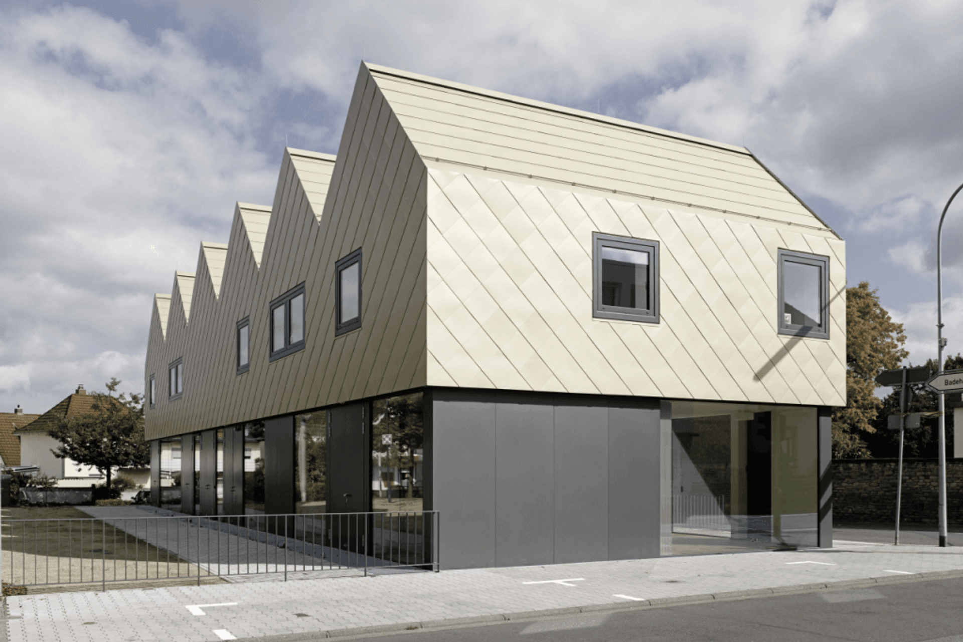 COMMUNITY CENTER (GEMEINDEZENTRUM) 