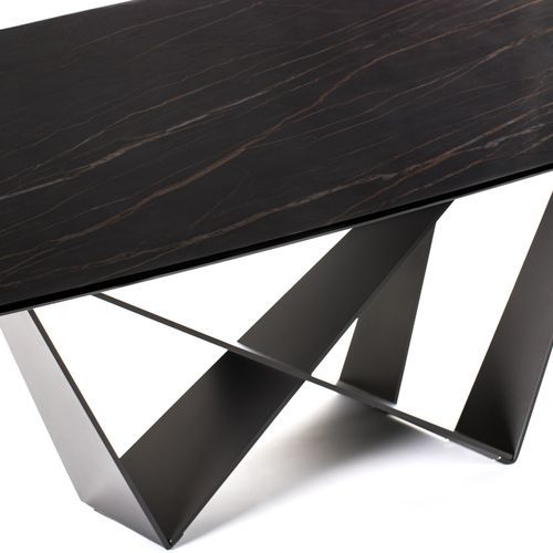 Lara Dining Table by Ciacci