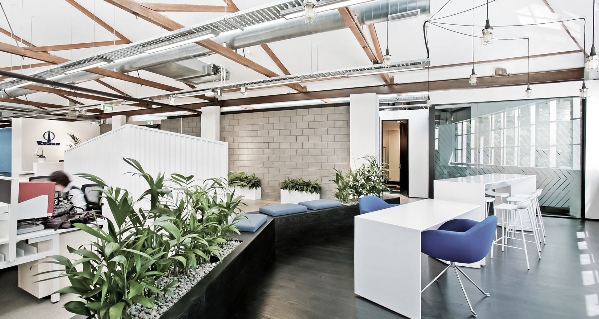 Cosco fitout banner