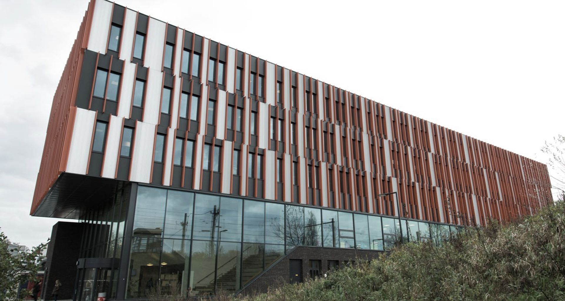 The Hout & Meubileringscollege banner