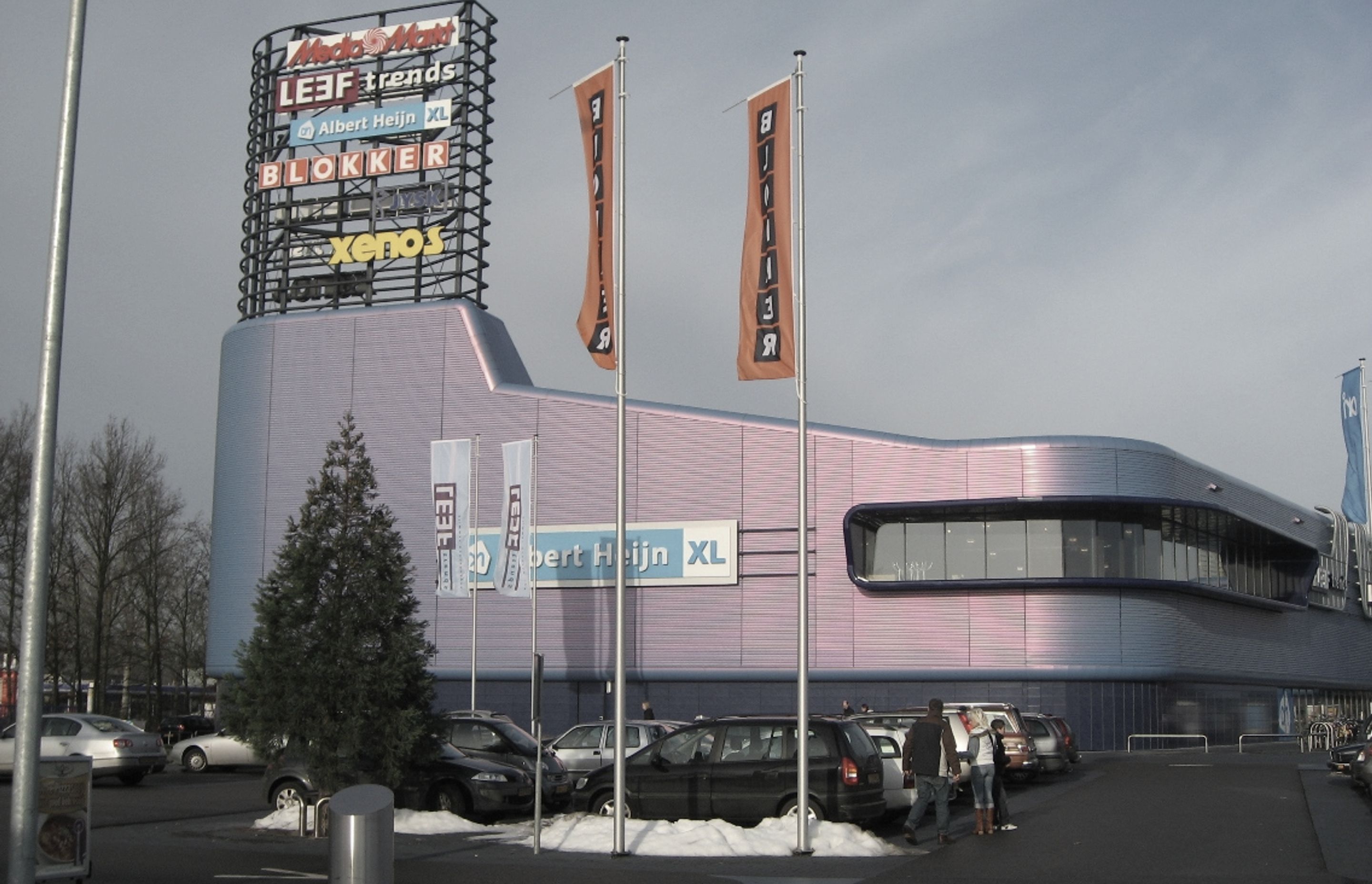 RETAIL PARK