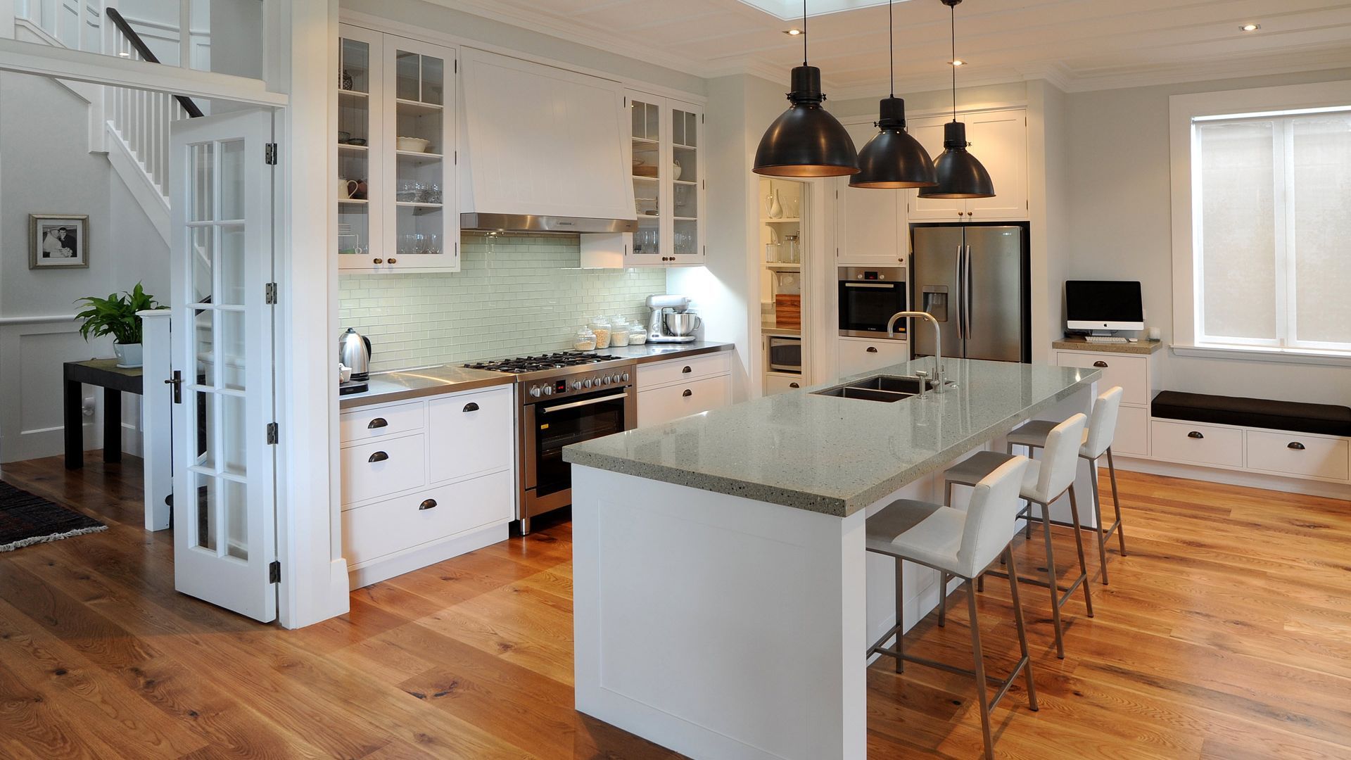 Devonport Kitchen Farmhouse Style banner