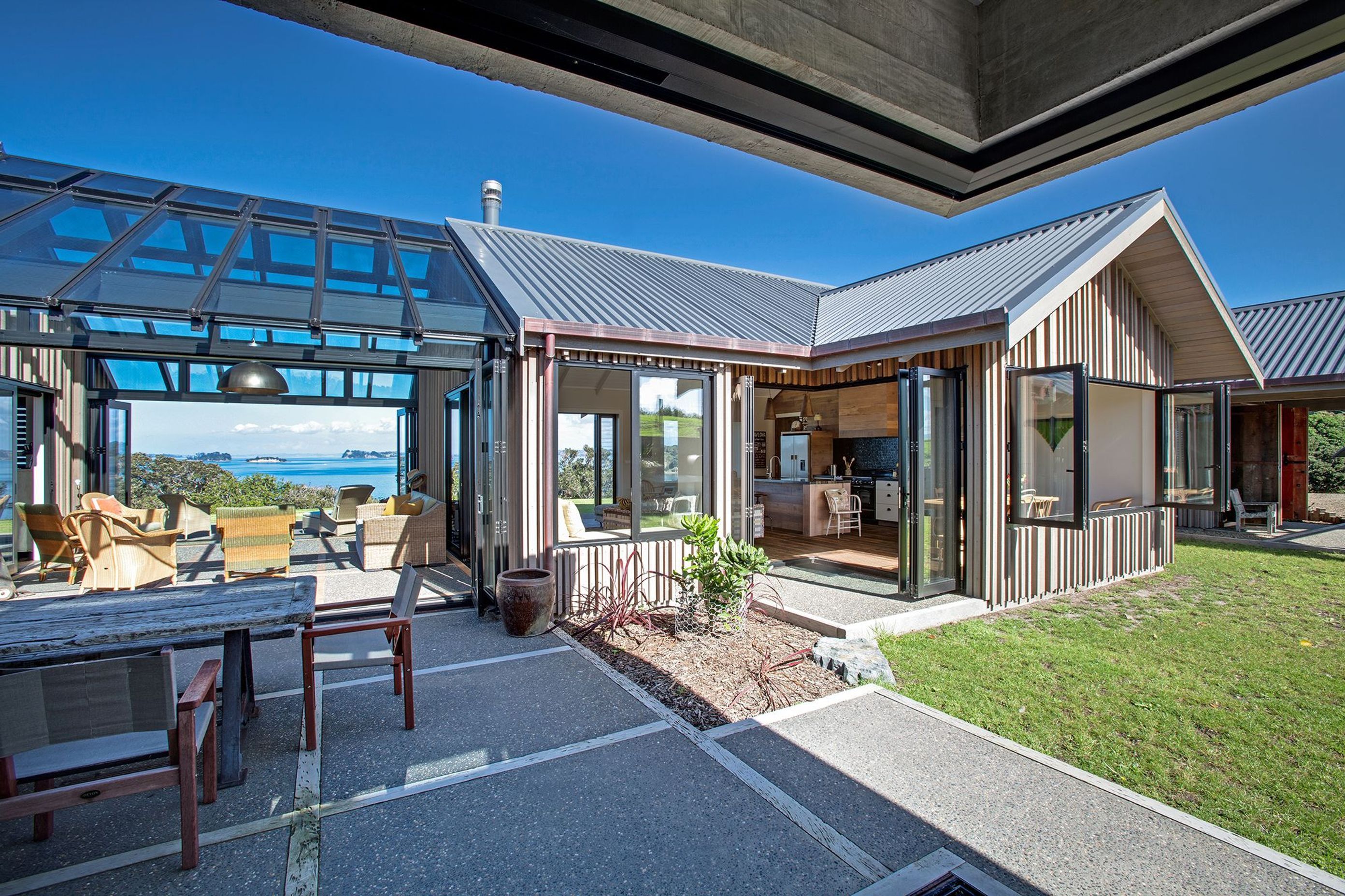 Tawharanui House