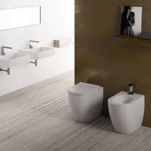 Smile Back to Wall Rimless Toilet by cielo