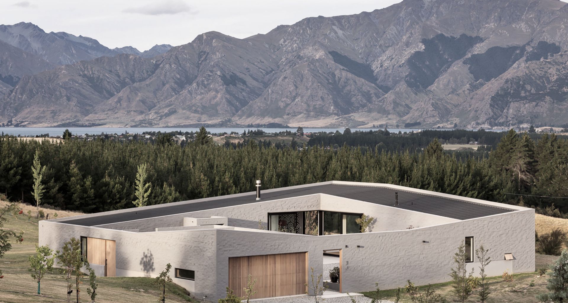 Lake Hawea Courtyard House banner