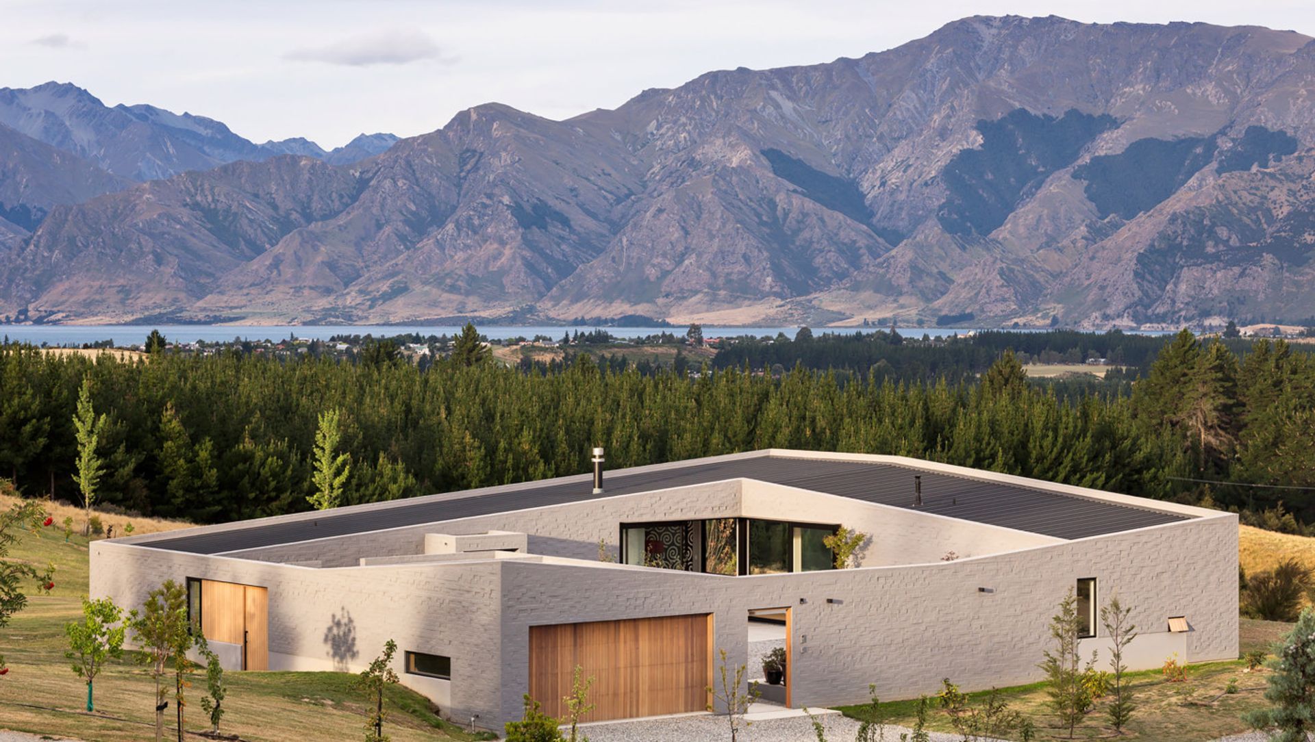 Lake Hawea Courtyard House banner