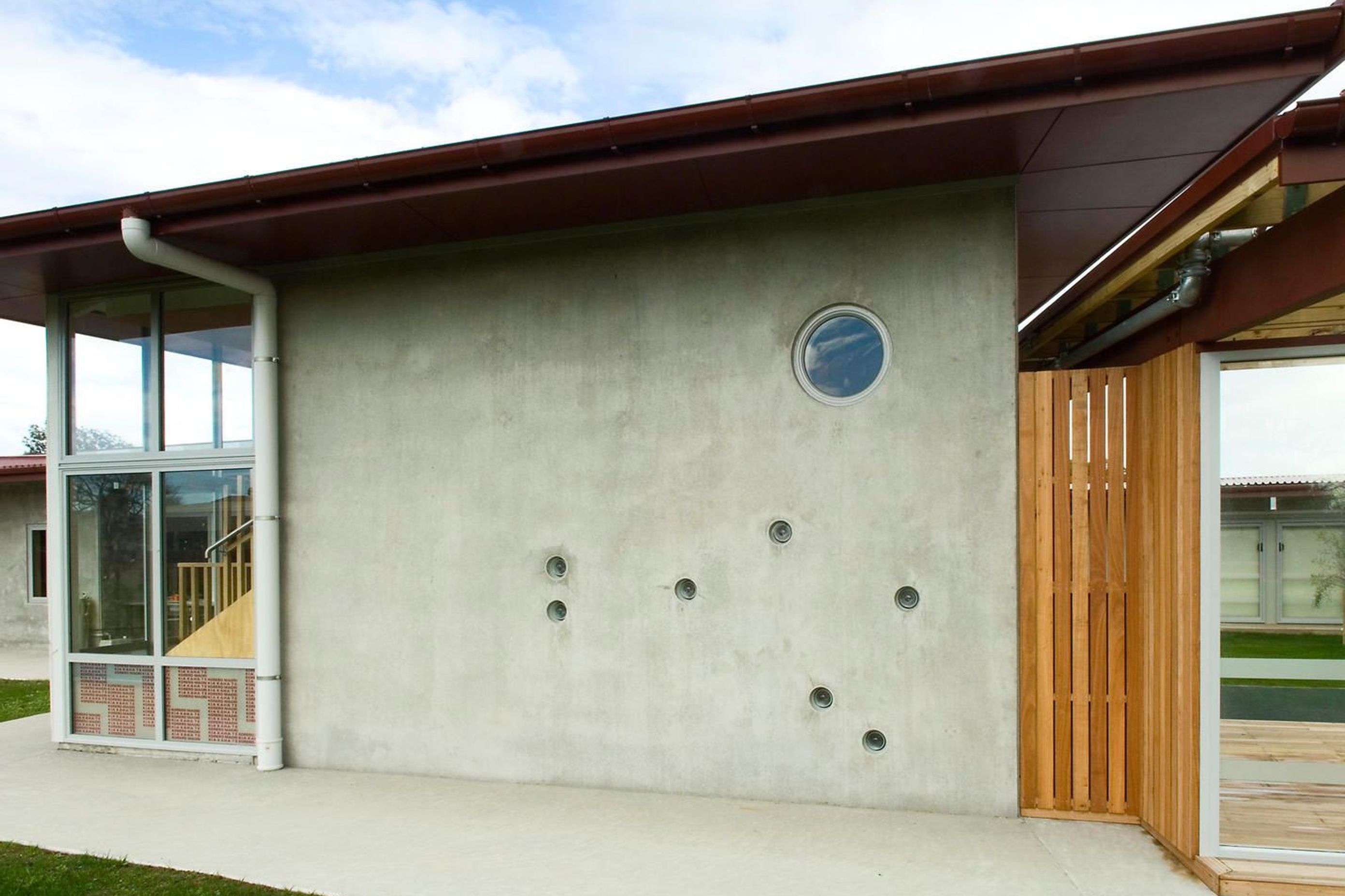 MANA TAMARIKI
