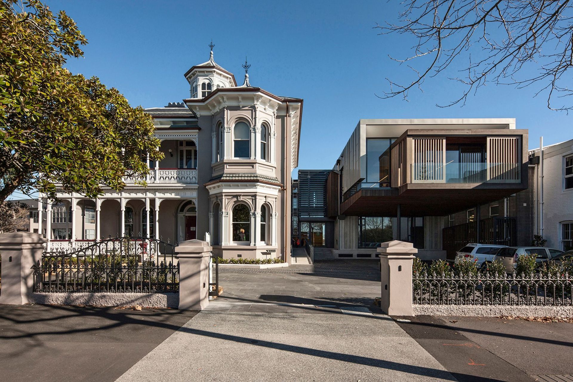 ALLENDALE HOUSE AND ANNEXE