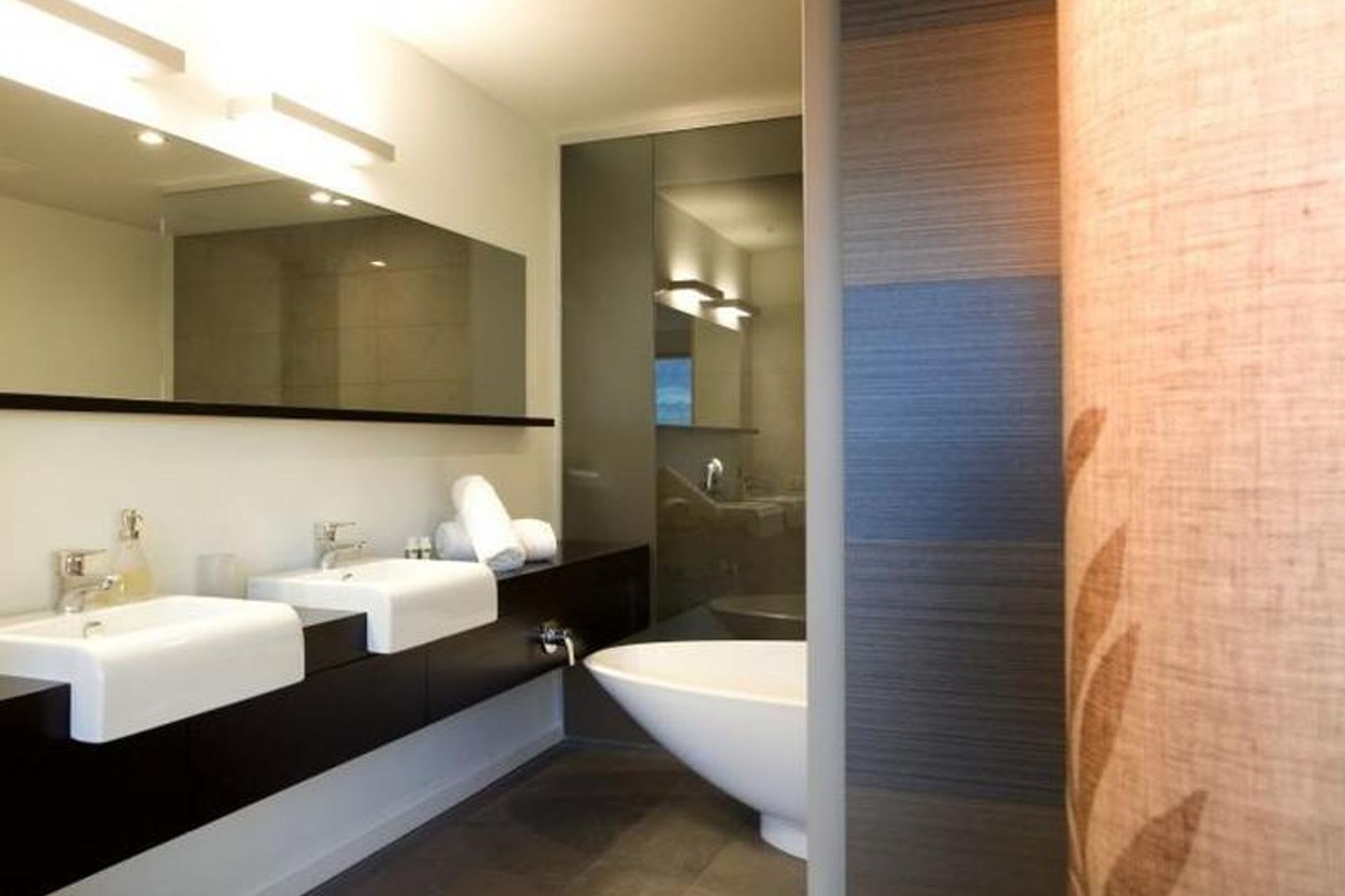 LAKESHORE SPRINGS APARTMENTS - WANAKA