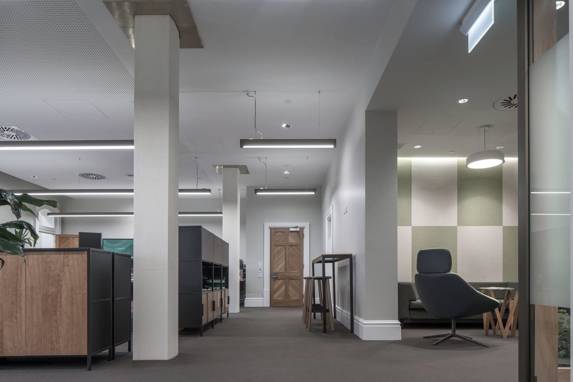 VUW EXECUTIVE OFFICES
