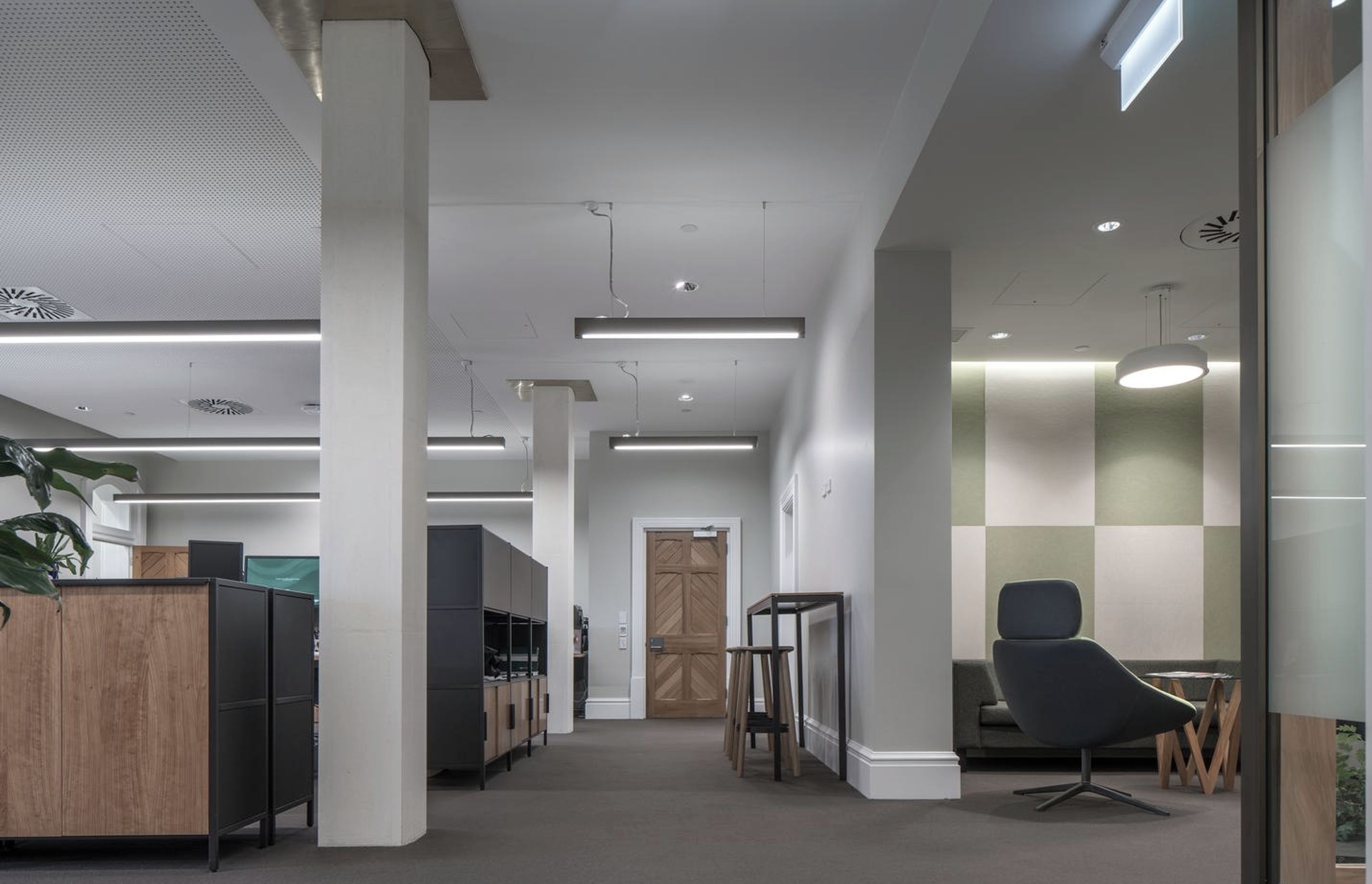 VUW EXECUTIVE OFFICES