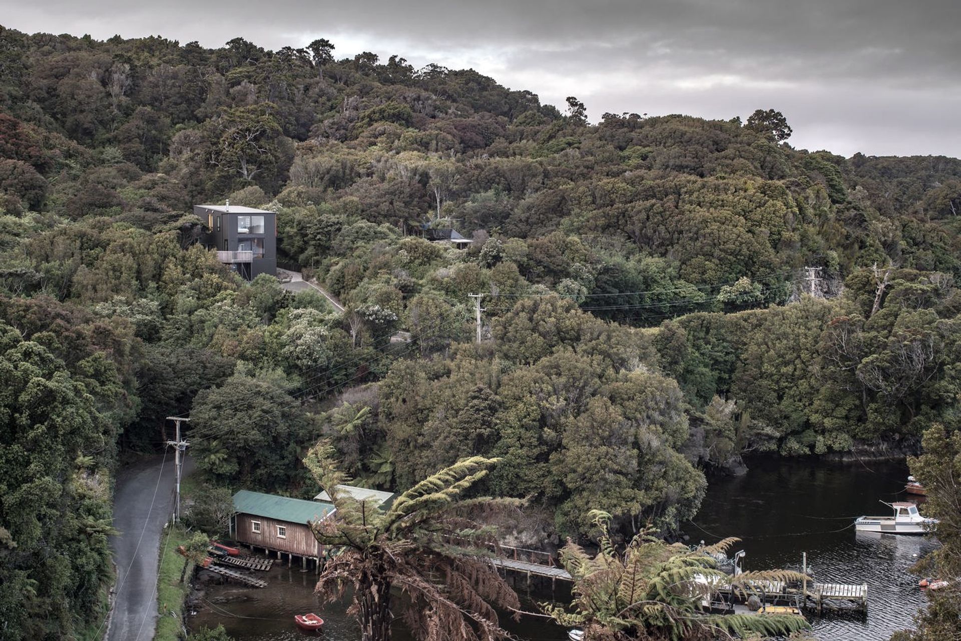 STEWART ISLAND CRIB