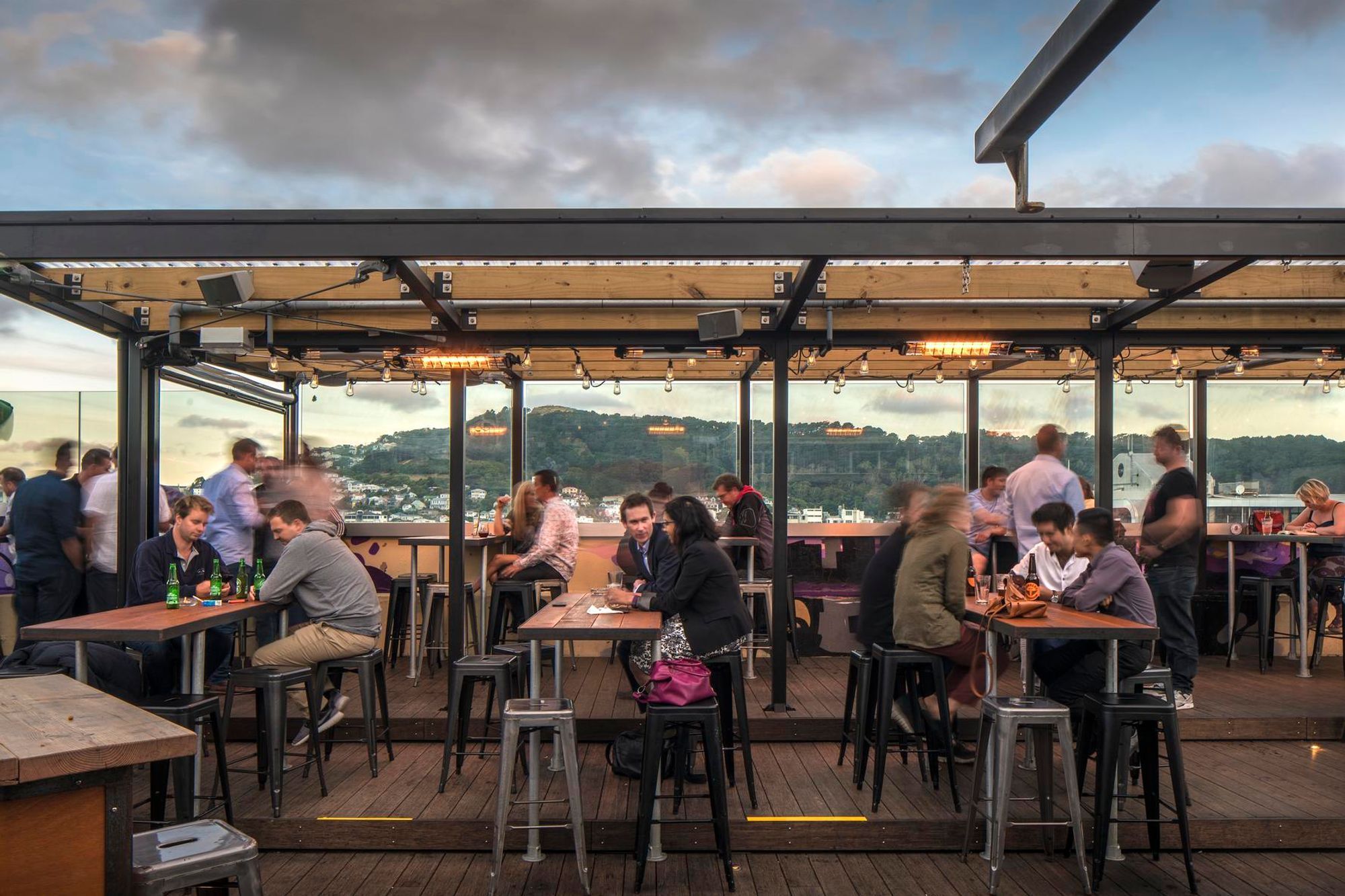ROOFTOP BAR & EATERY