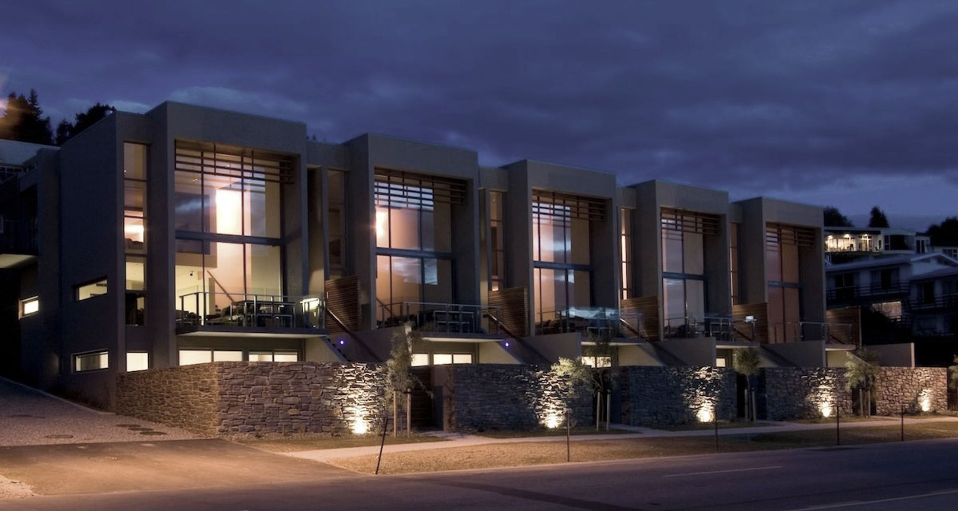 Lakeshore Springs Apartments - Wanaka banner