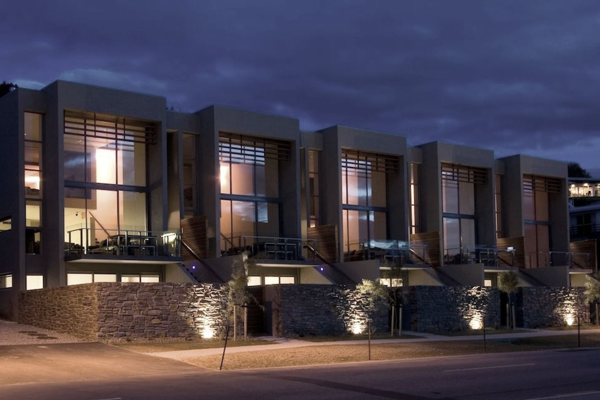 LAKESHORE SPRINGS APARTMENTS - WANAKA