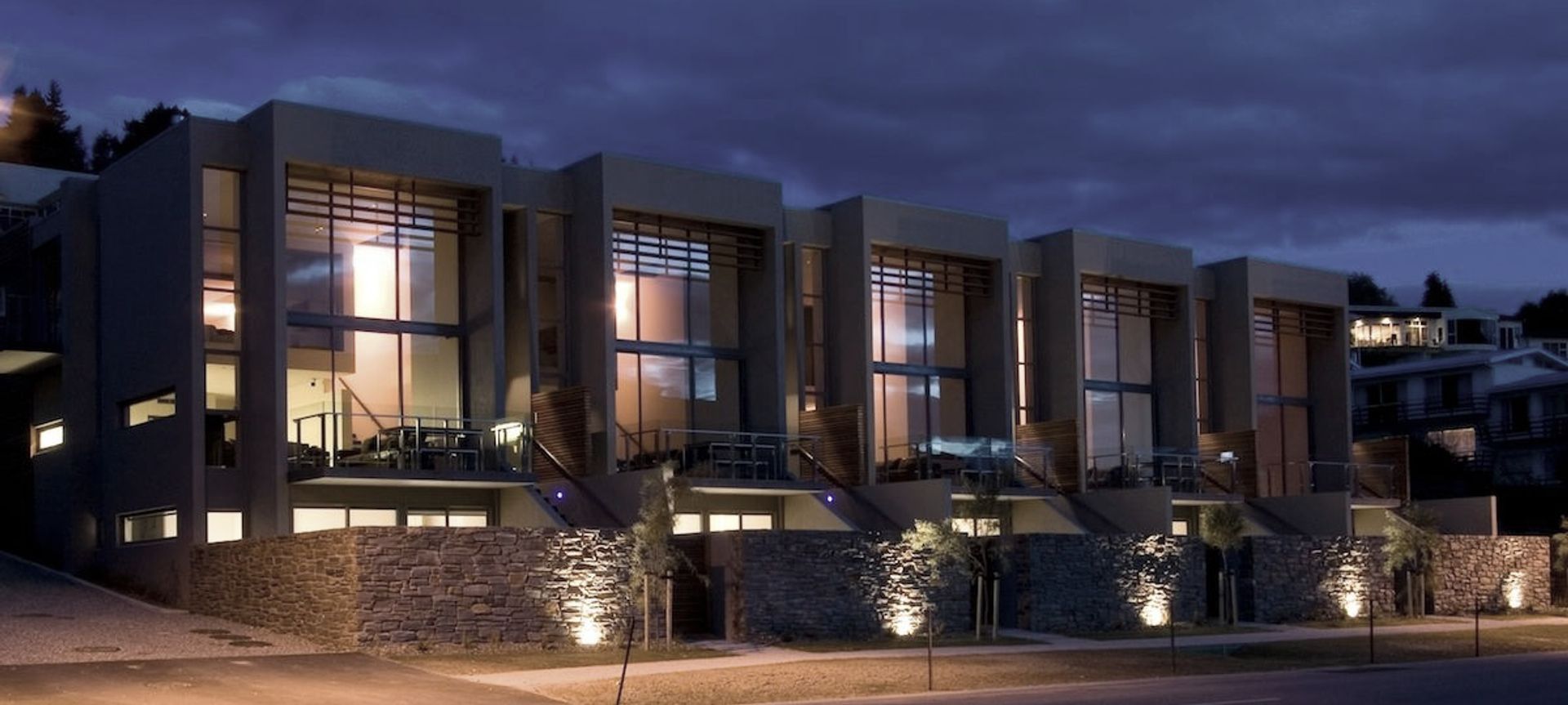 Lakeshore Springs Apartments - Wanaka banner