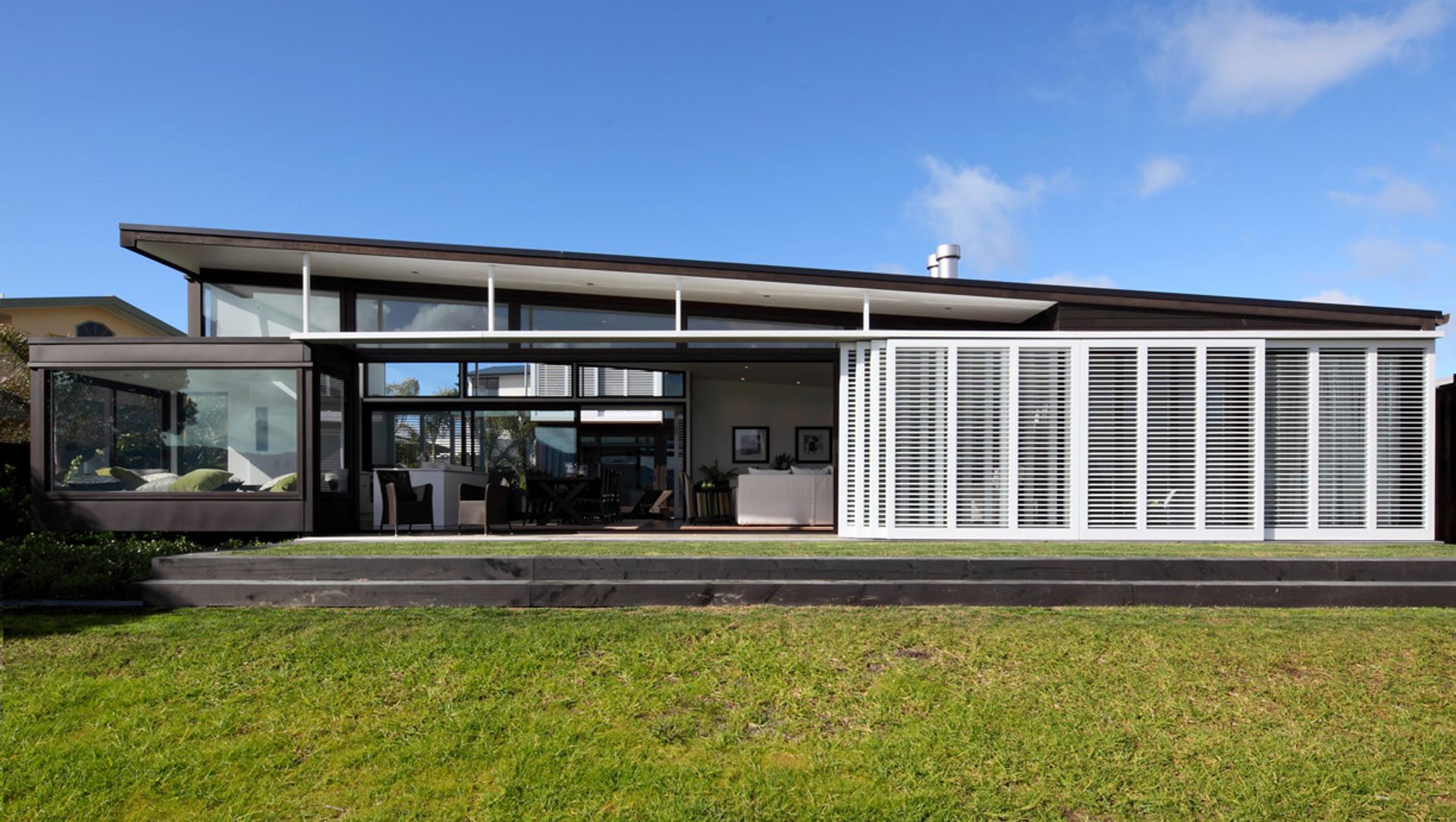 Omaha Beach House banner