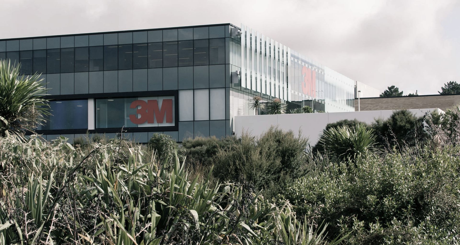 3m Building banner